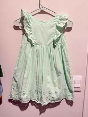 Size 5- Jumping Beans Girls Dress Light Green. NWOT